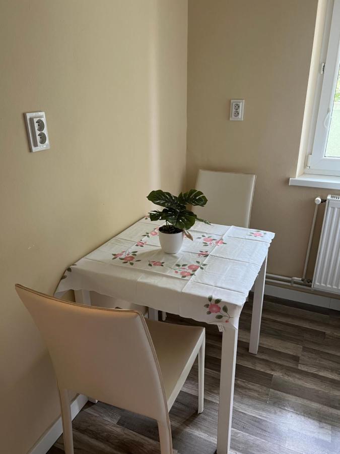 Apartament Lovely Flat In The City Center Bratysława Zewnętrze zdjęcie